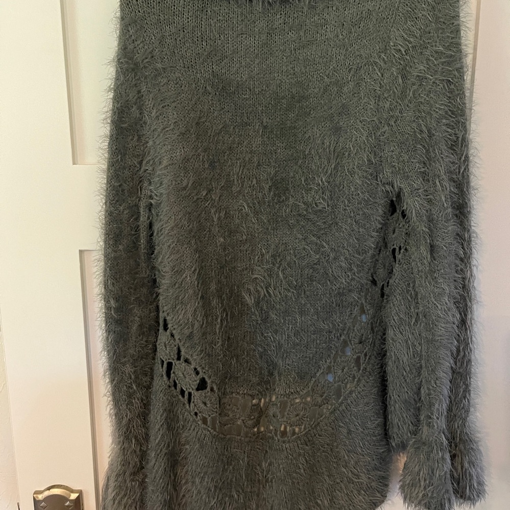 Sweater - Picture 4 of 4